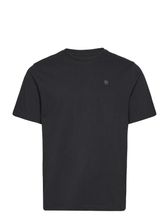 Loke Badge Tee - Regenerative Organ Tops T-Kortærmet Skjorte Black Knowledge Cotton Apparel