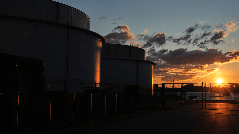 Olja oil Crude oil storage tanks are seen, Tuesday, March 17, 2026, in Baltimore.
