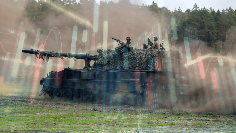 En självgående bandhaubits 2000 under en övning med tyska armén. Bandhaubitsen har utvecklats av Rheinmetall och KMW.