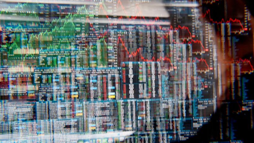 Nasdaq röd rött börsen börs graf infront rasar tappar klättrar ner ned rekyl volatil stockholmsbörsen genre grönt upp klättrar upp