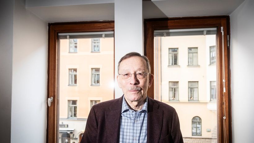 STOCKHOLM 20250109 Lars Calmfors, ekonomiprofessor emeritus på Stockholms universitet. Här på Institutet för näringslivsforskning. Foto: Magnus Hjalmarson Neideman / SVD / TT / kod 10078 ** OUT DN, Dagens Industri (även arkiv) och Expressen **