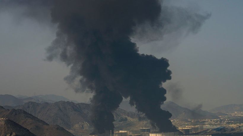 Oljeanläggning brinner i Fujairah i Förenade Arabemiraten den 14 mars 2026