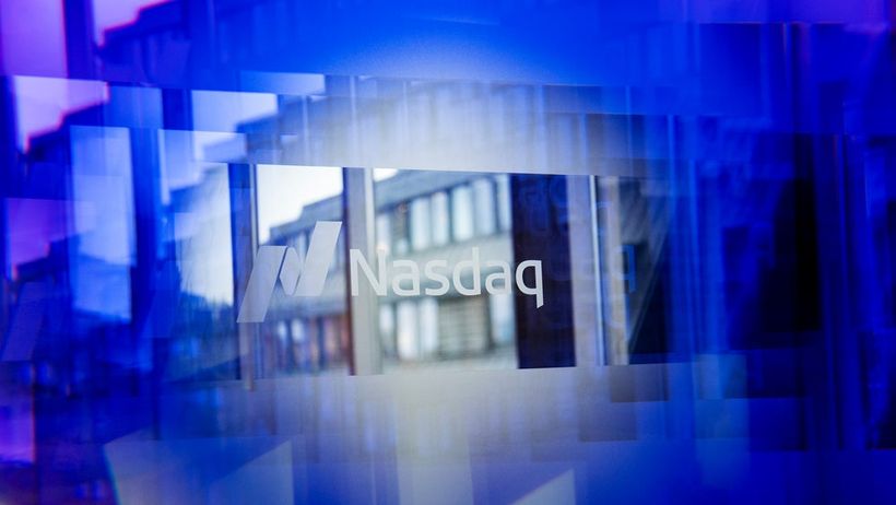 2026-02-10 Stockholm Mäster Samuelsgatan 56 Nasdaq genrebild skylt