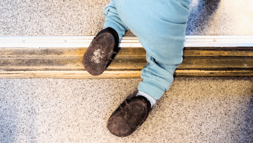 Barn nyfödd genrebild bebis fötter bebis genrebild