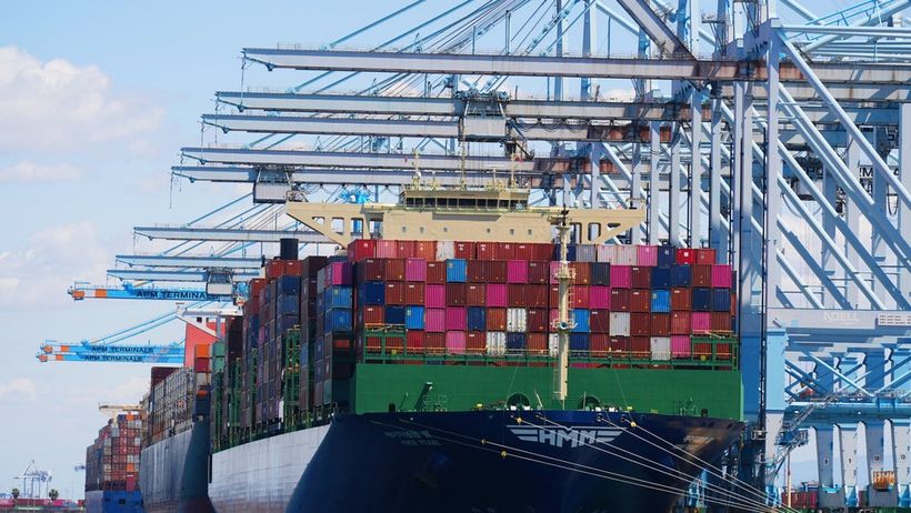 Donald Trumps tullbesked slår hårt mot den transatlantiska handeln och innebär kraftigt ökade kostnader för transporter mellan Europa och USA.