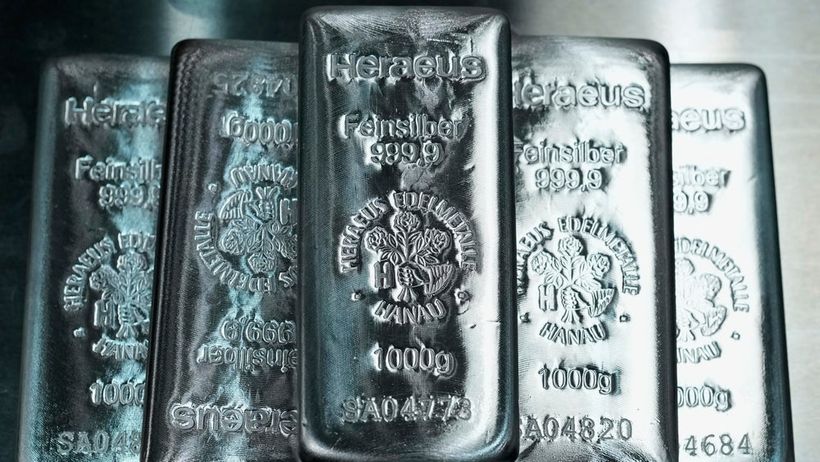 Ny milstolpe – silverpriset passerar 100 dollar: ”Mentalt ankare”