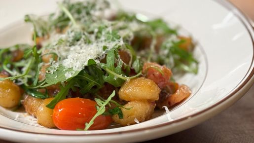 Gnocchi med pancetta och pumpakärnor