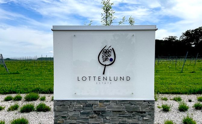 LOTTENLUND ESTATE I HELSINGBORG - FRÅN BIN TILL VIN