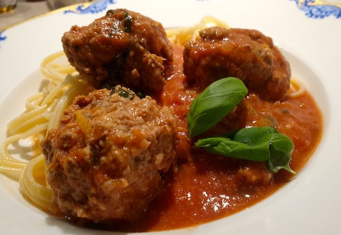 Vin till italienska köttbullar