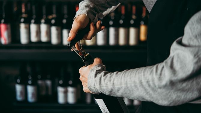 Stockholms bästa vinbarer just nu – våra sju bästa tips