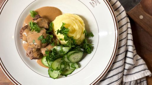 Älgfärsbiffar med lingon och vintips