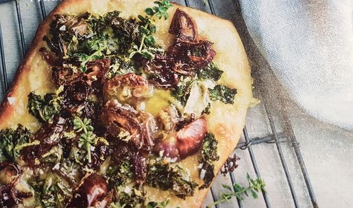 Glöggmingel - Juliga minipizzor med grönkål, blåmögelost och dadlar