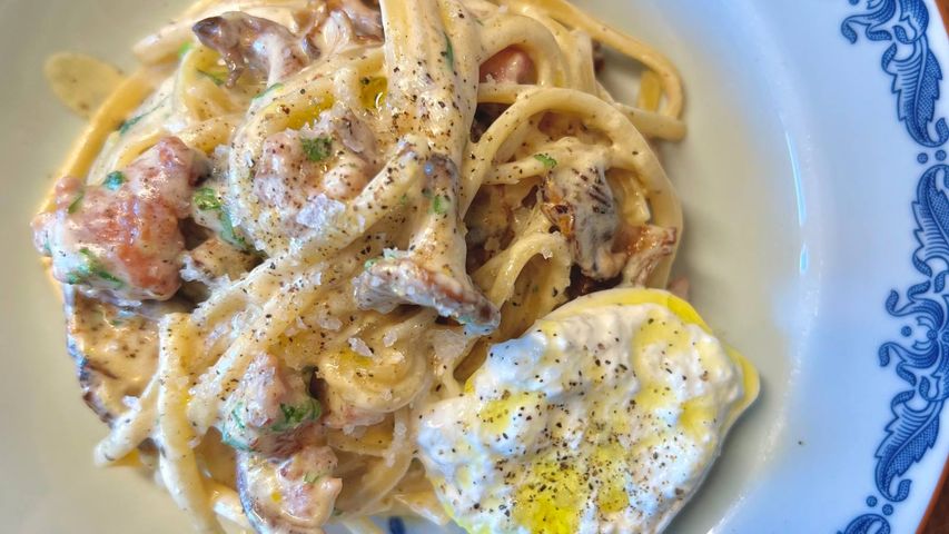 Linguine med kantareller och salsiccia