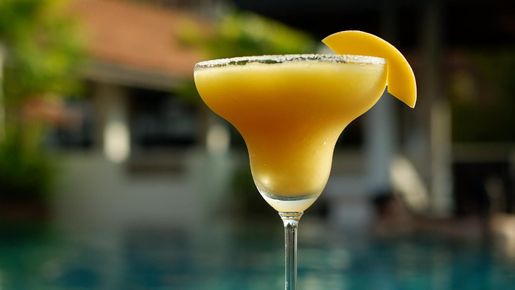 Frozen mango daiquiri